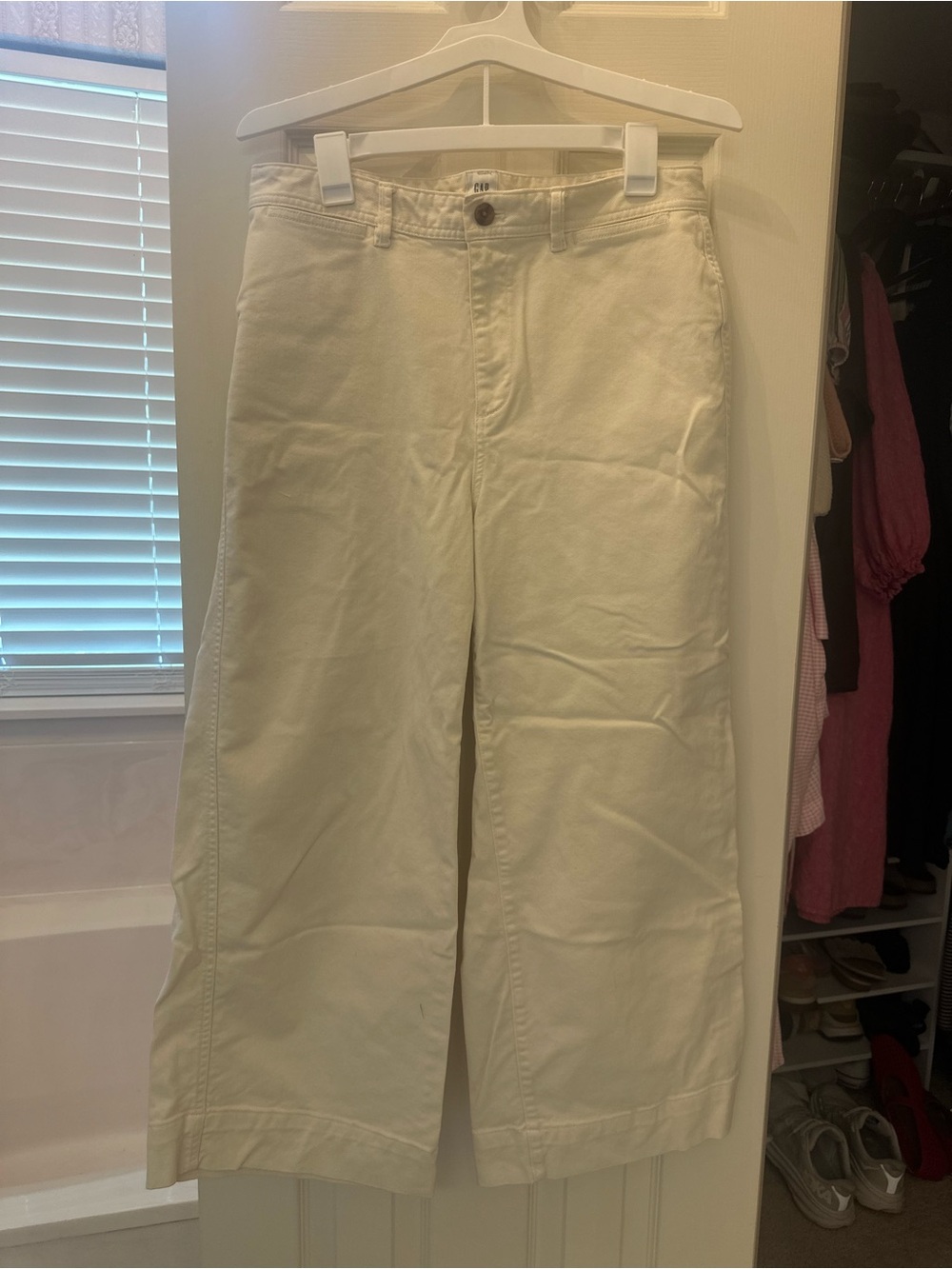 GAP High Rise Wide-leg Crop Pants in Off-White/Cream